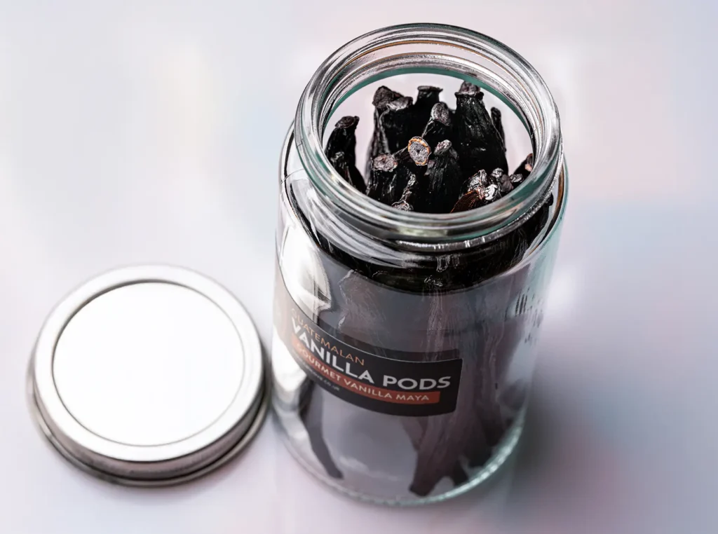 How to store vanilla pods in glass containers